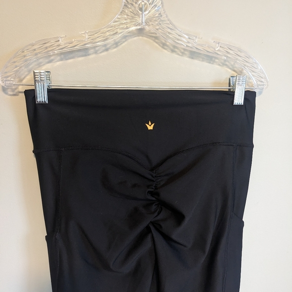 Obsession Black Leggings with Criss Cross Top and Pockets, size L - Picture 4 of 6